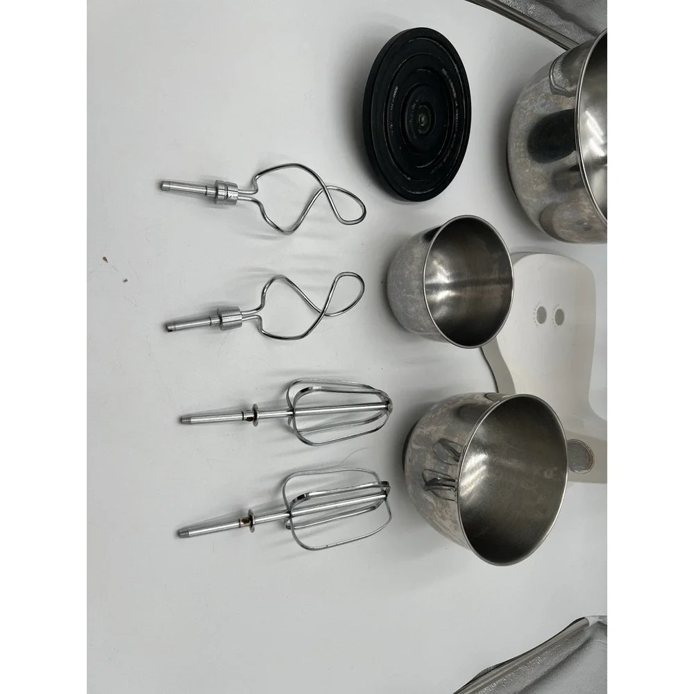 Vintage Sunbeam Mixmaster Stand Mixer | 2 Bowls, Beaters & Dough Hooks | Works!!